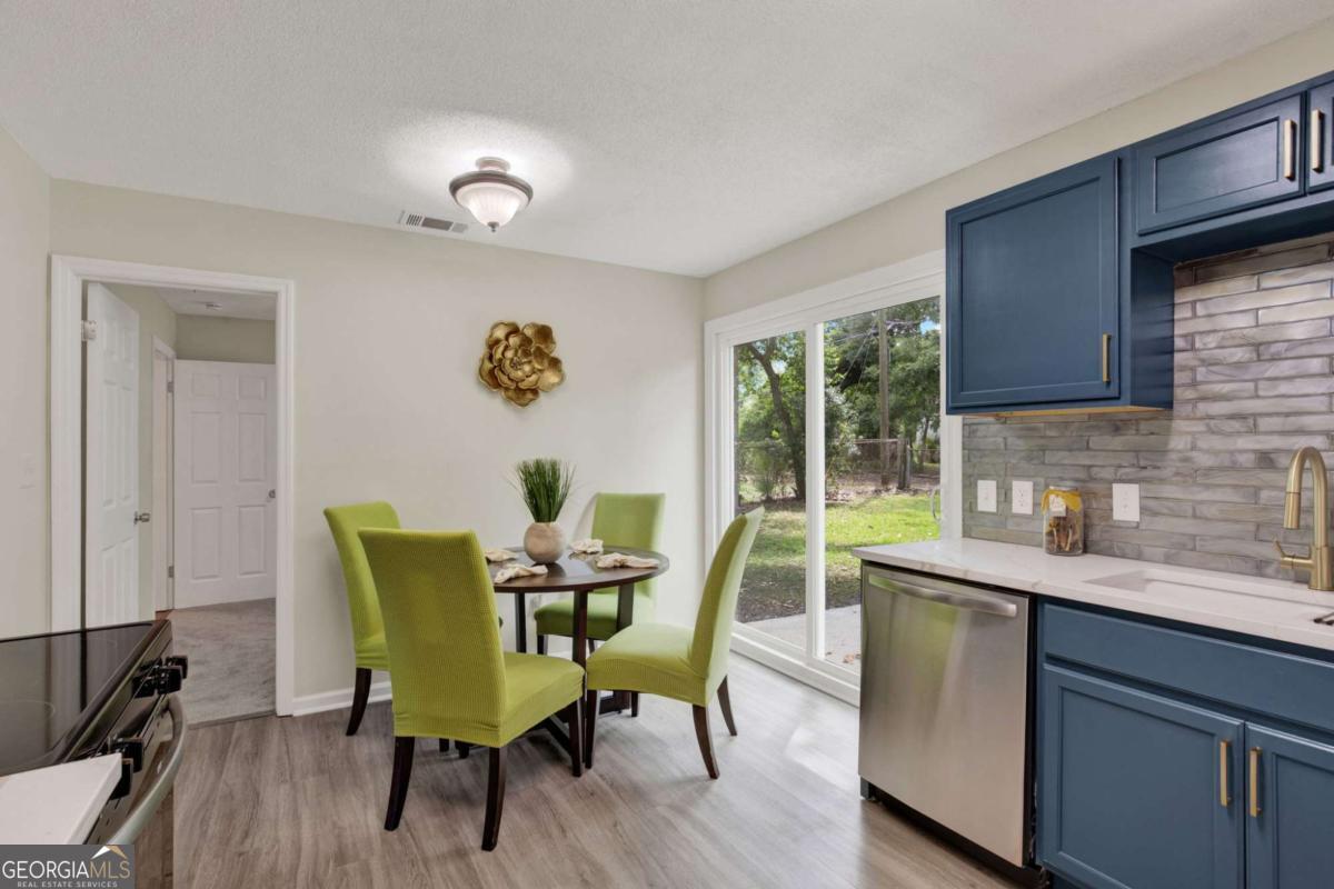 325 Forrest Avenue Property Photo 14