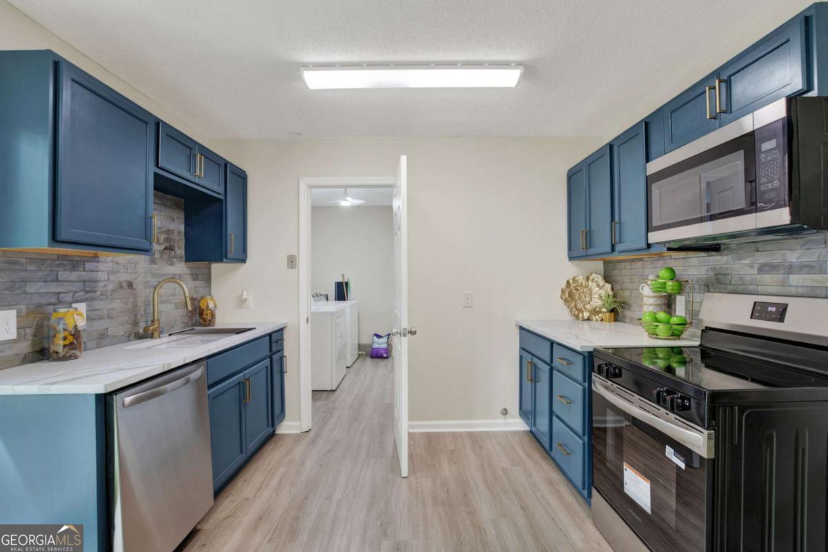 325 Forrest Avenue Property Photo 15