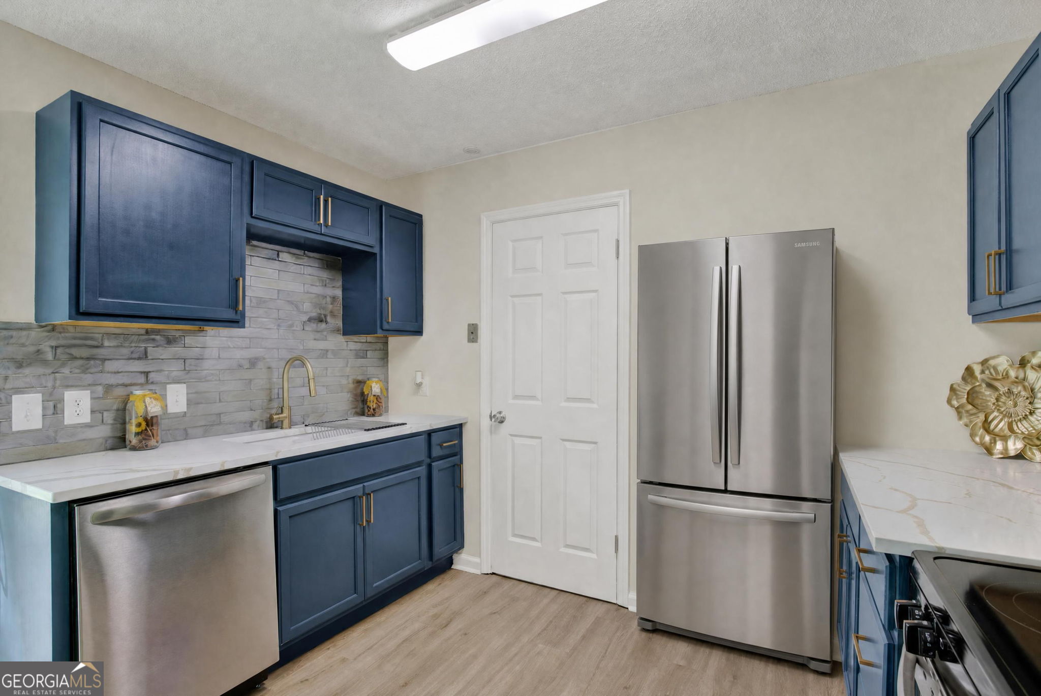 325 Forrest Avenue Property Photo 17