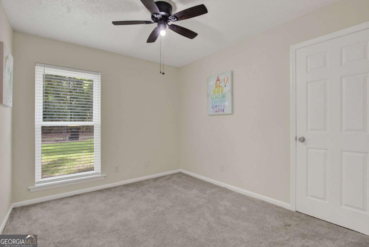 325 Forrest Avenue Property Photo 20