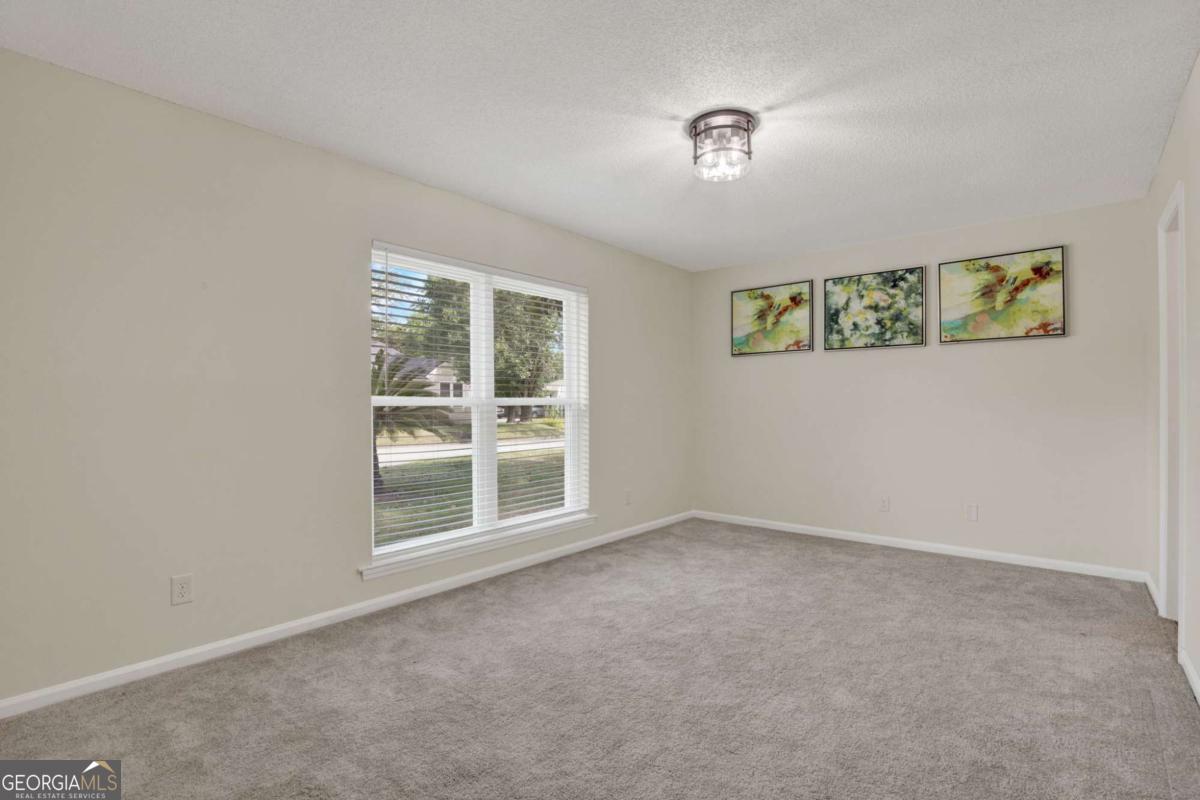 325 Forrest Avenue Property Photo 26