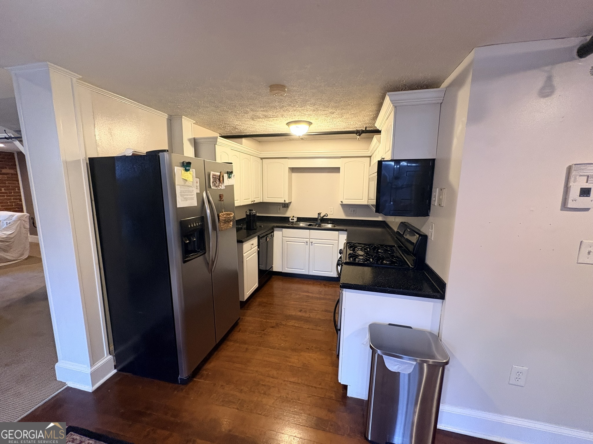 102 N Hill Street # 304 Property Photo 6