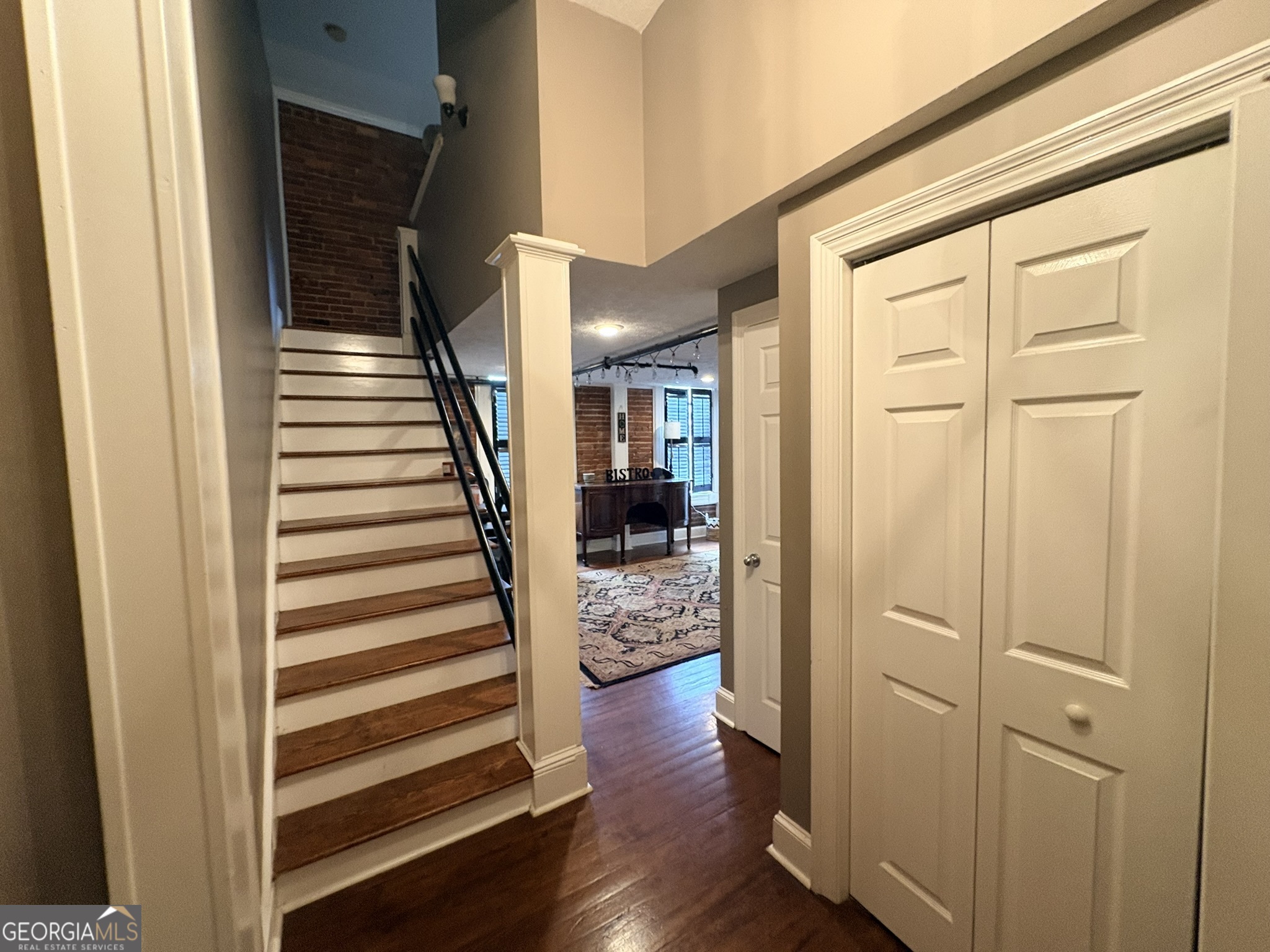 102 N Hill Street # 304 Property Photo 13