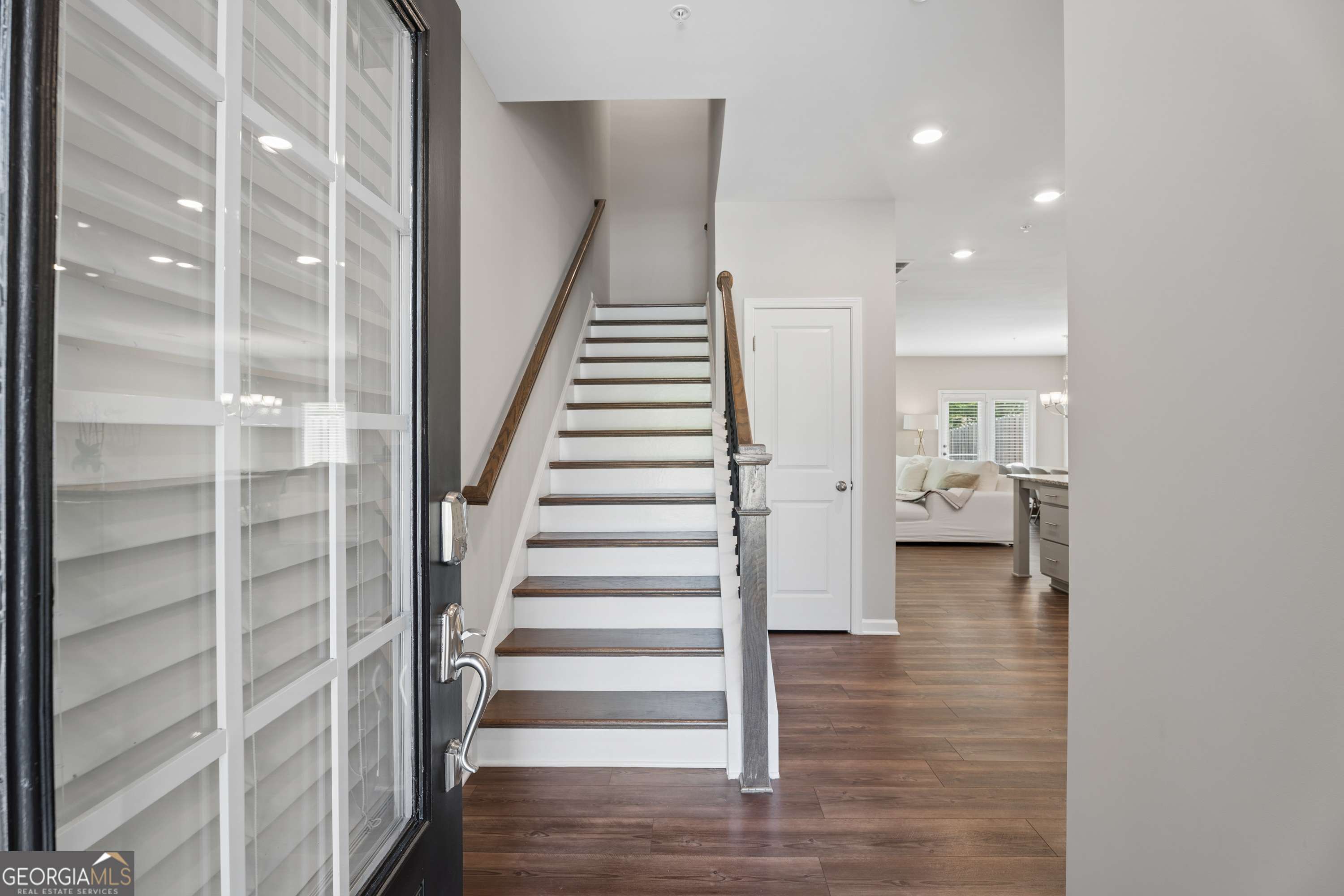 305 Duval Drive Property Photo 4