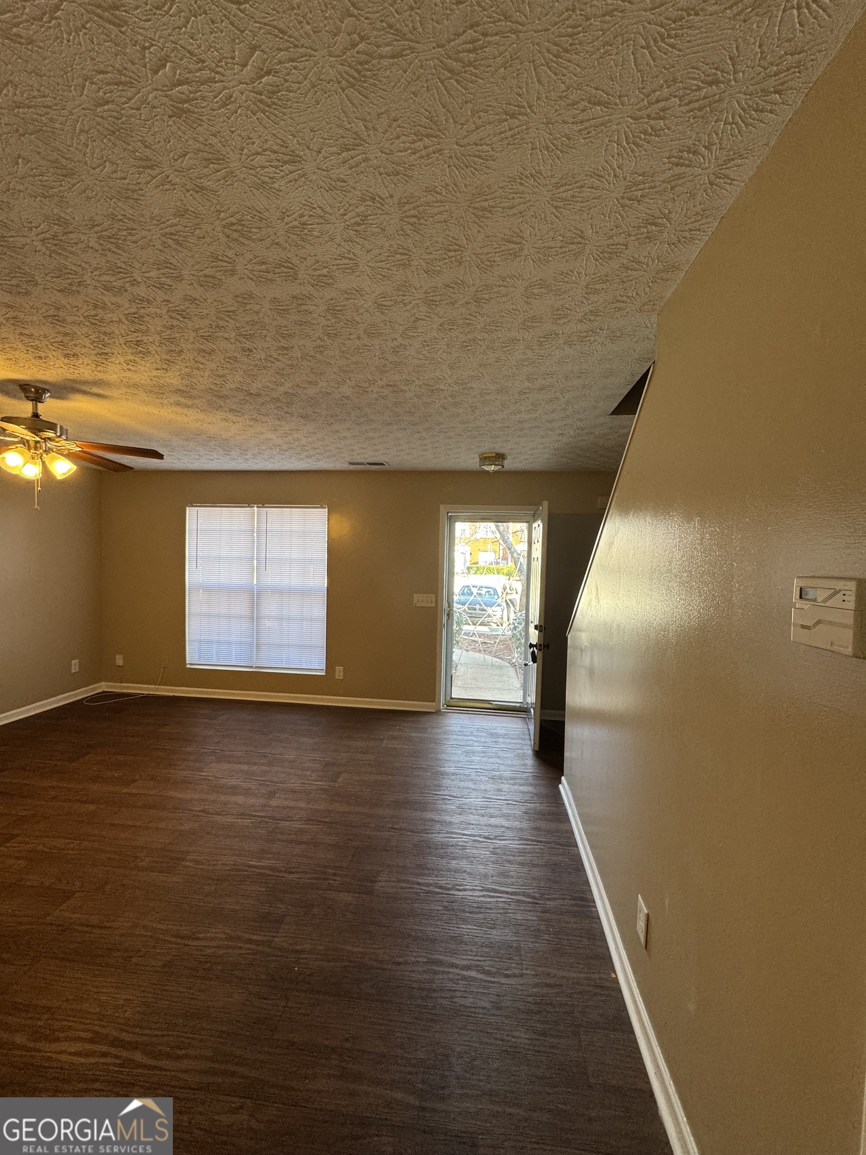 5869 Strathmoor Manor Circle Property Photo 3