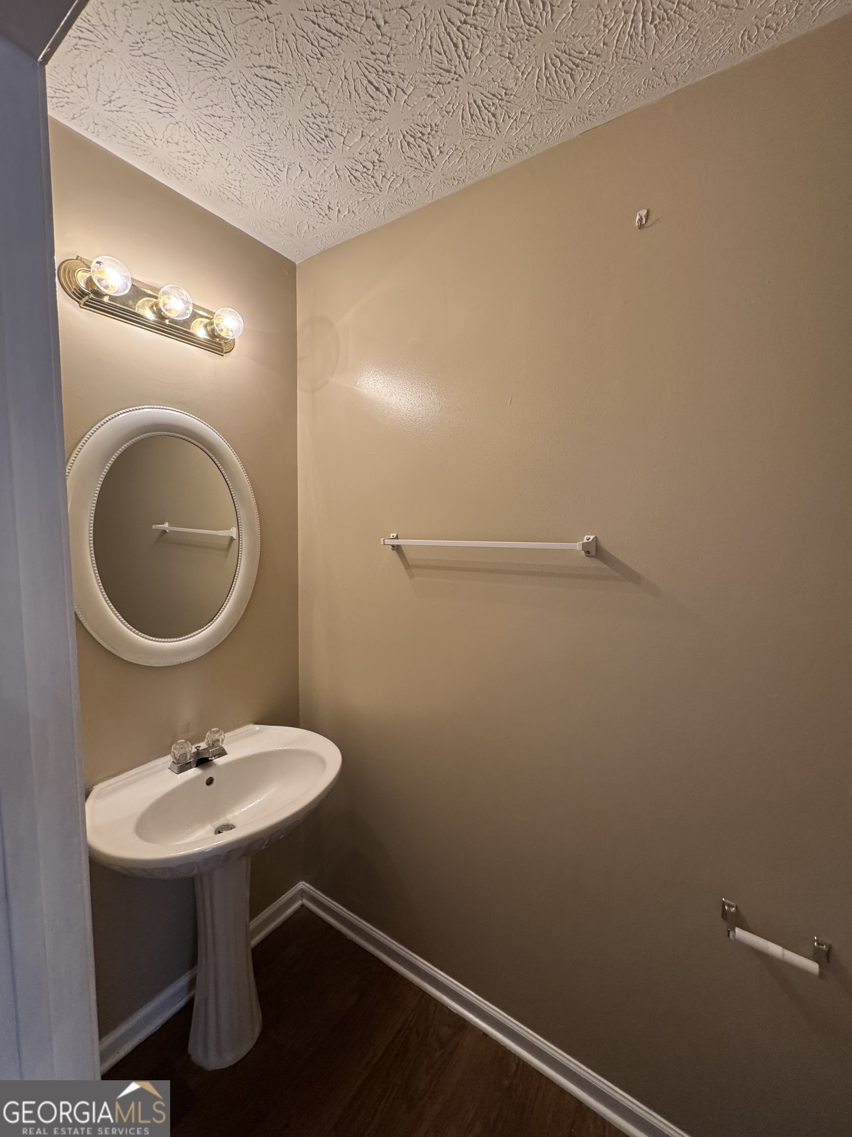 5869 Strathmoor Manor Circle Property Photo 4