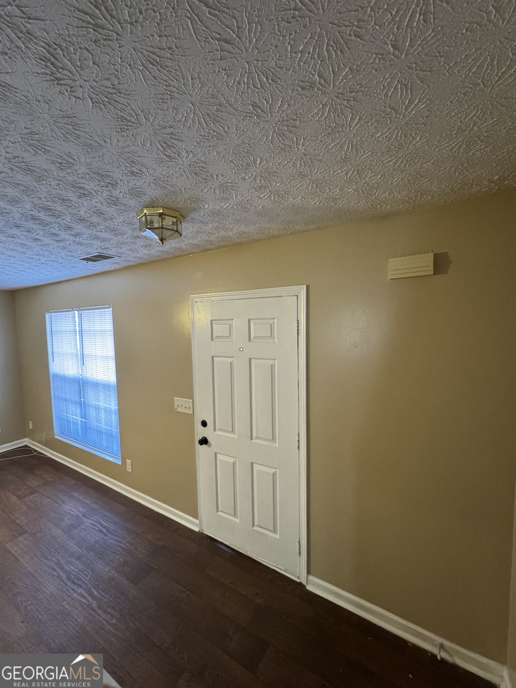 5869 Strathmoor Manor Circle Property Photo 13