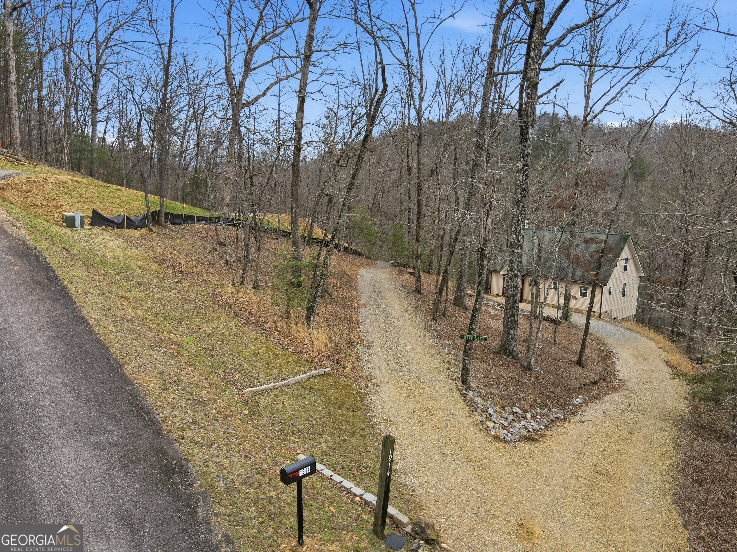 1914 Creekstone Lane