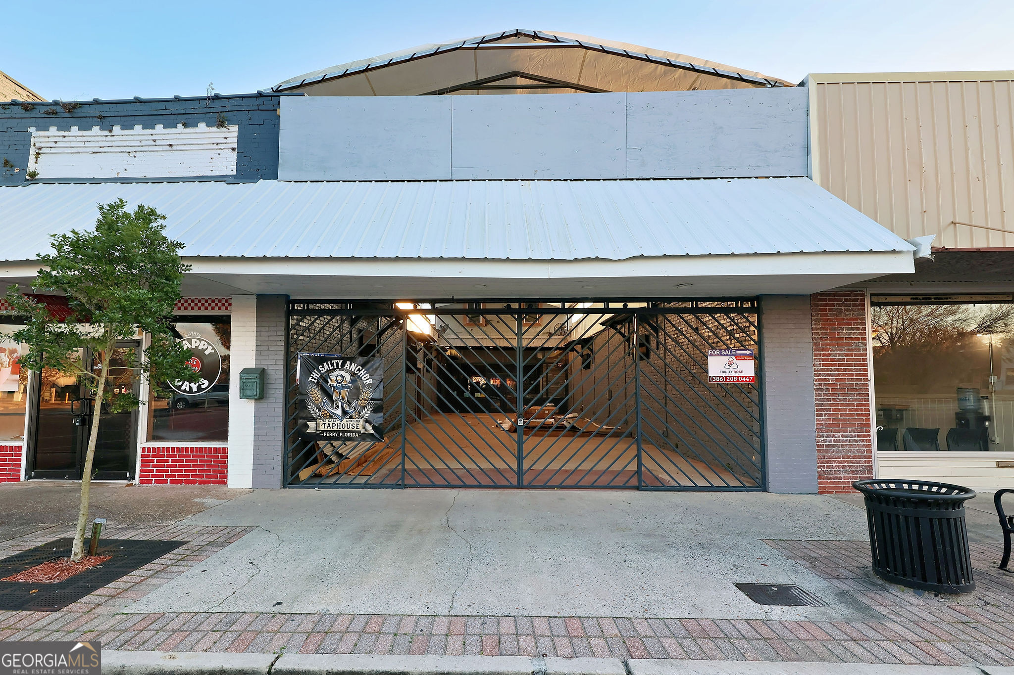 113 E Green Street Property Photo 1