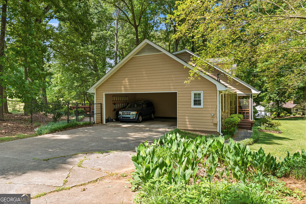 25 Melanie Drive Property Photo 6