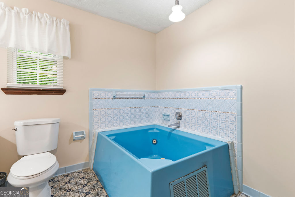 25 Melanie Drive Property Photo 23