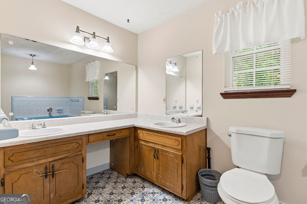 25 Melanie Drive Property Photo 24