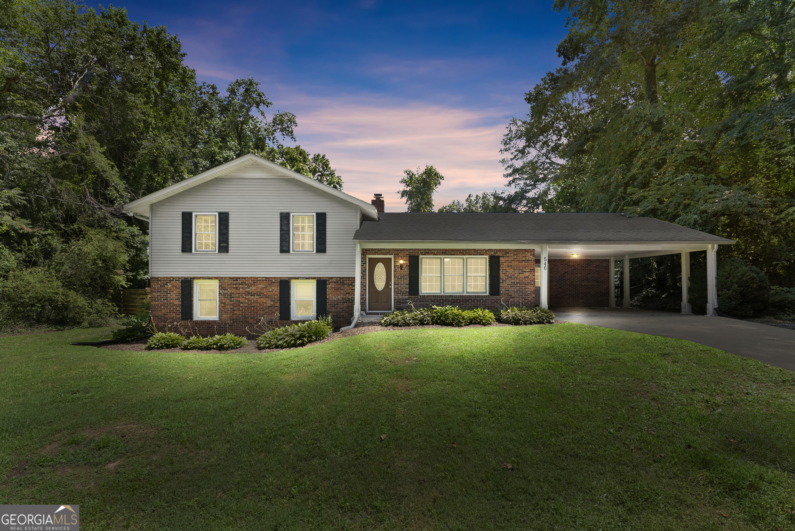 546 Barron Drive Property Photo 1