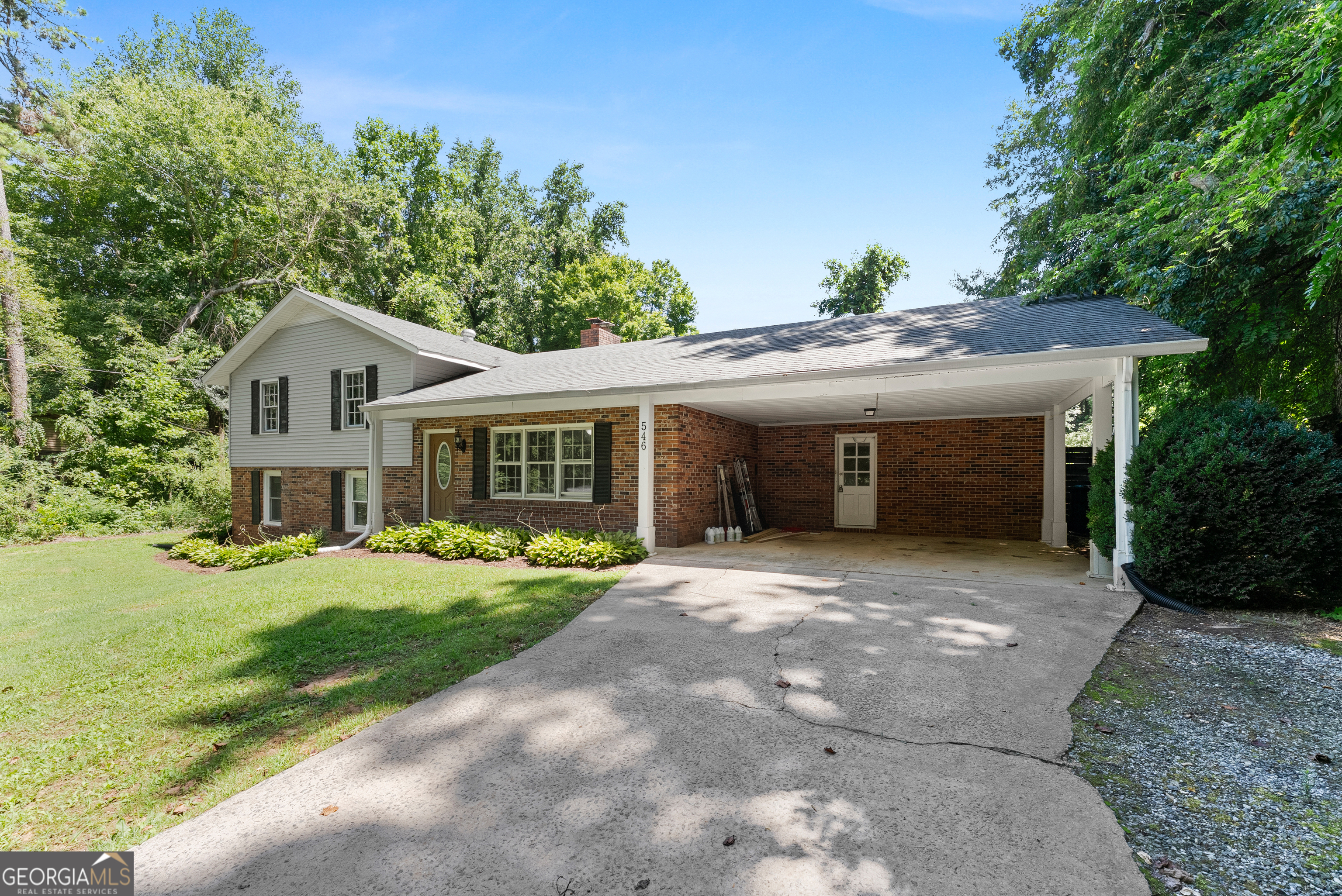 546 Barron Drive Property Photo 3