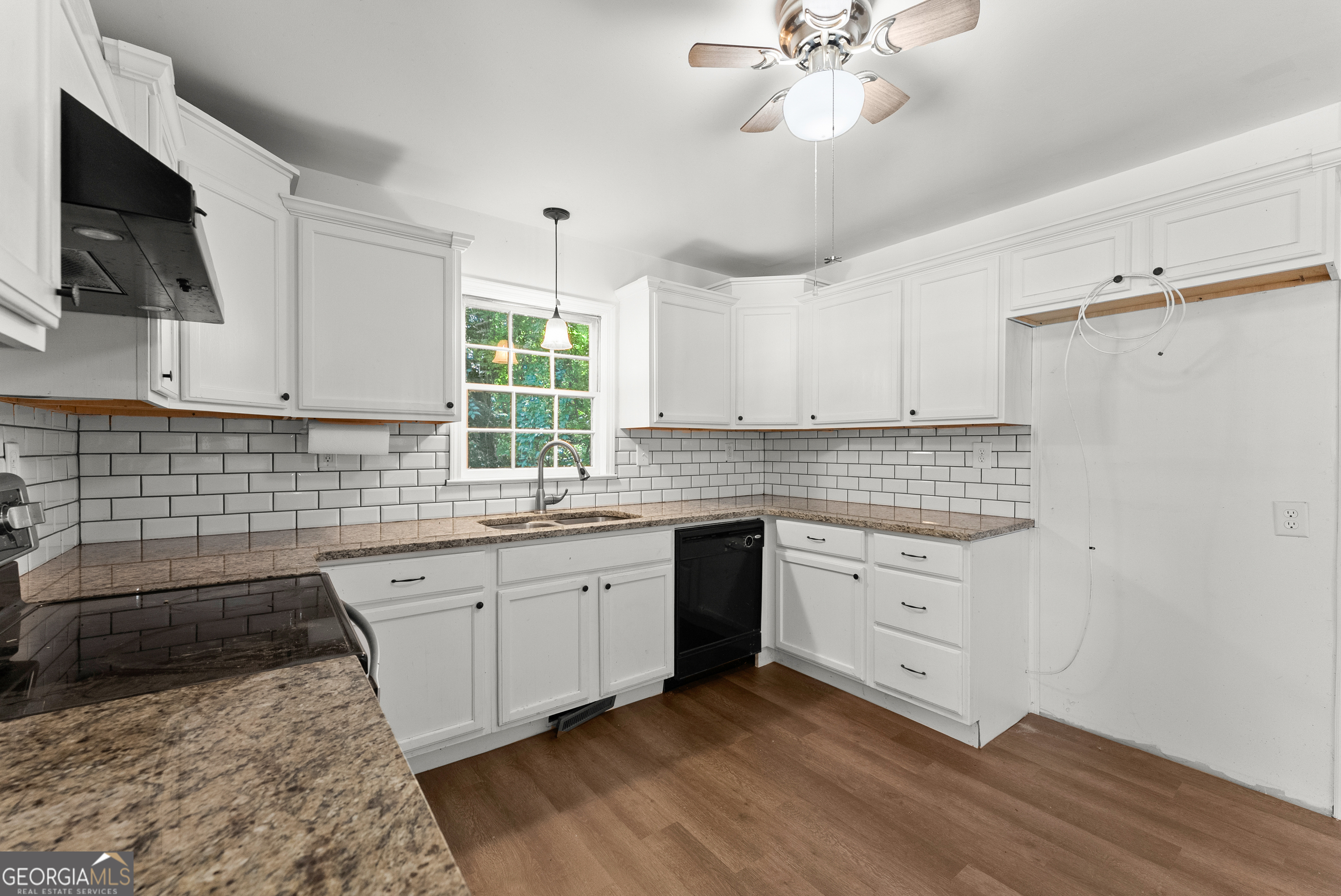 546 Barron Drive Property Photo 15