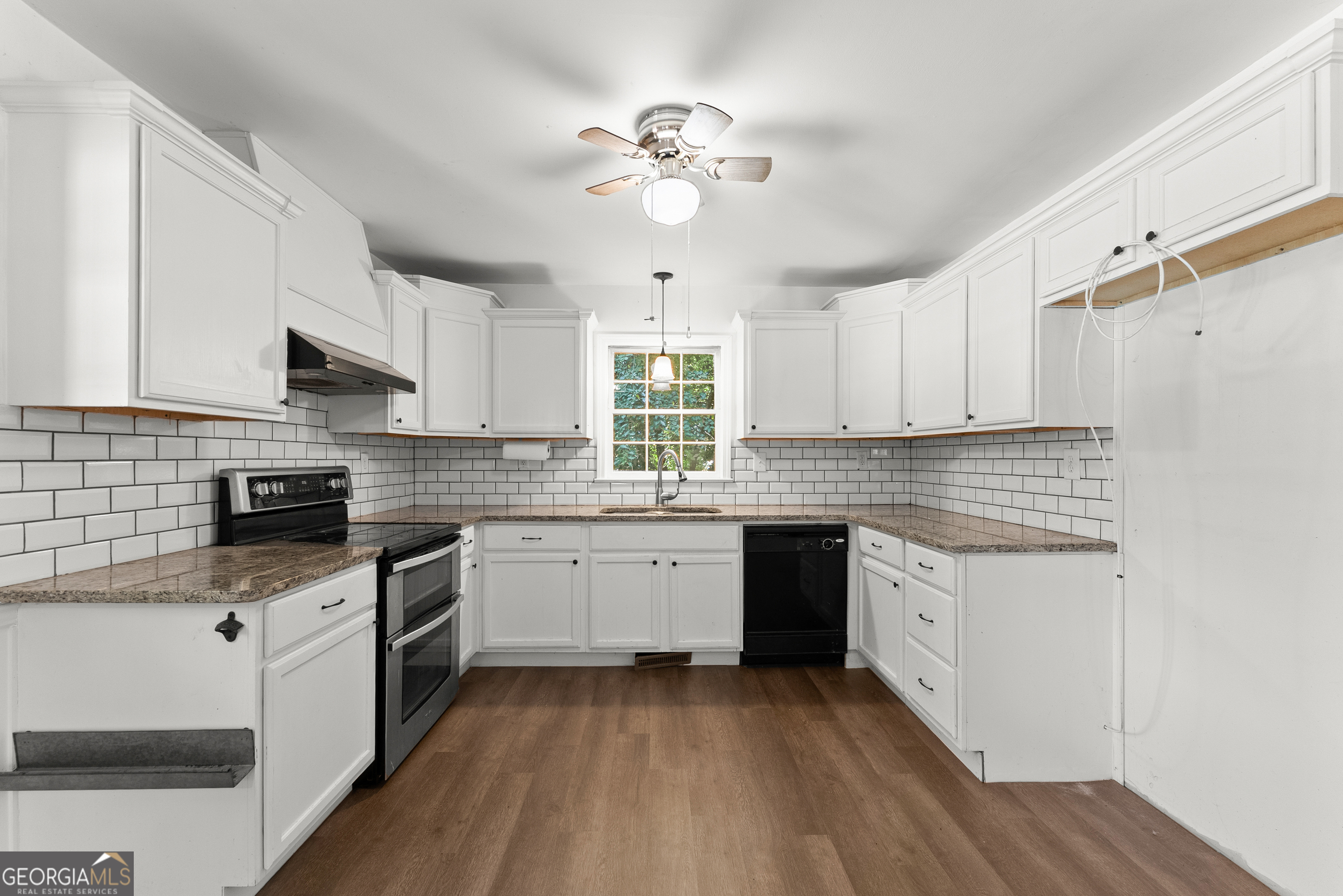546 Barron Drive Property Photo 18