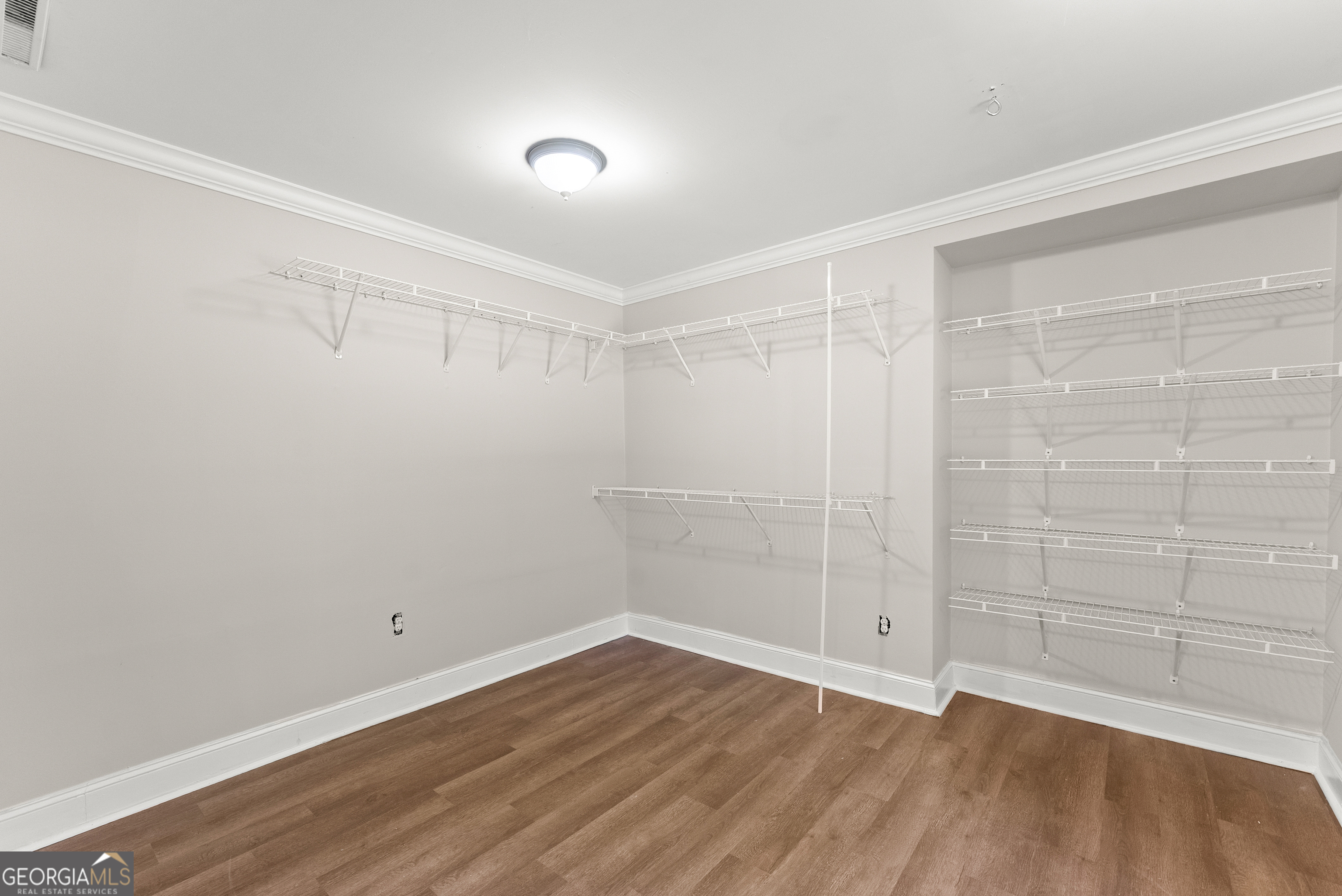 546 Barron Drive Property Photo 20