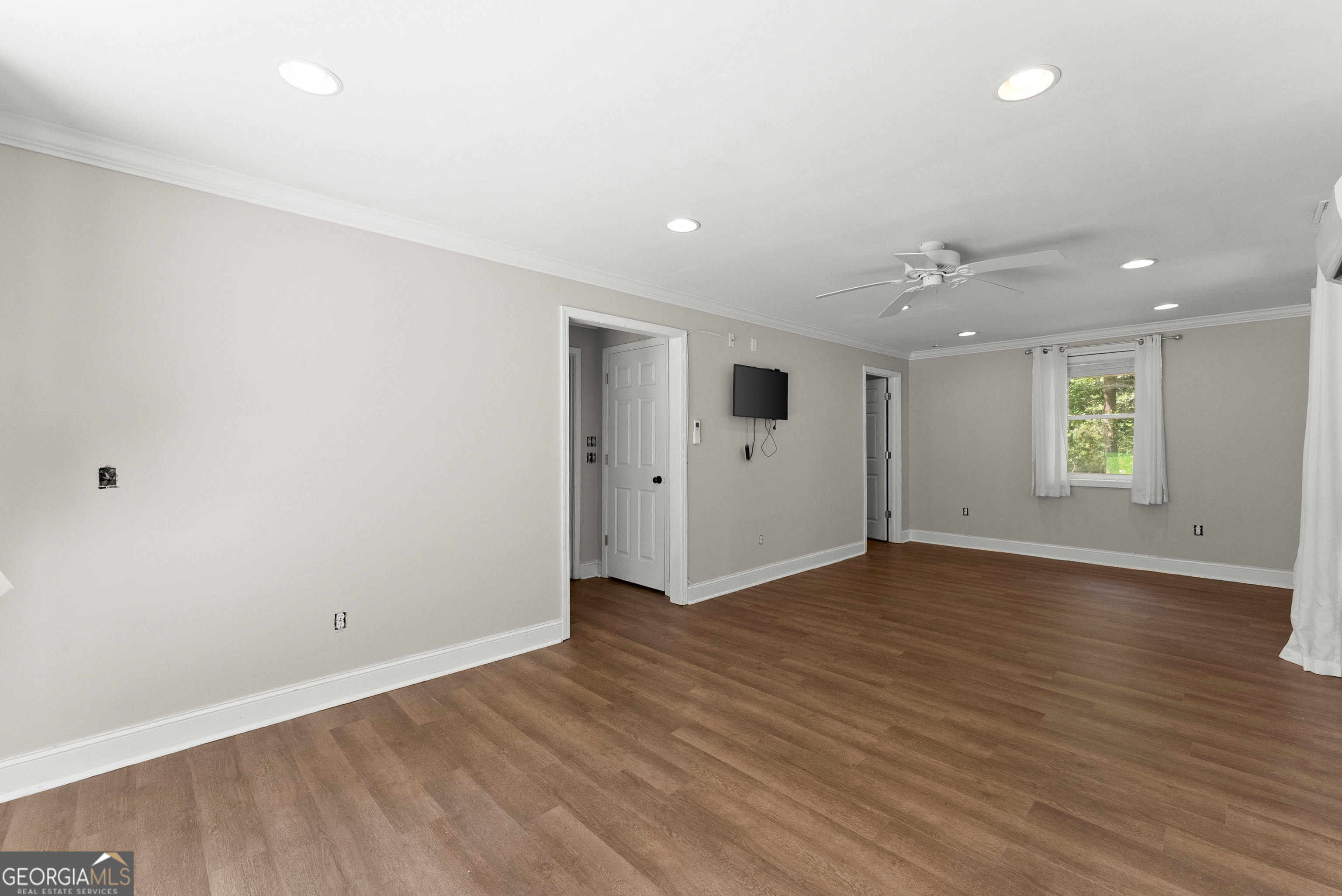 546 Barron Drive Property Photo 24