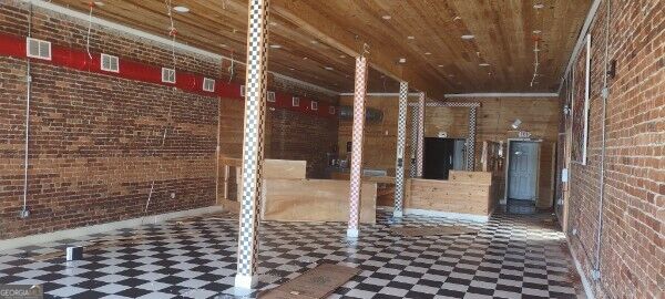 115 E Green Street Property Photo 6
