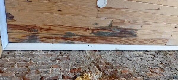 115 E Green Street Property Photo 7