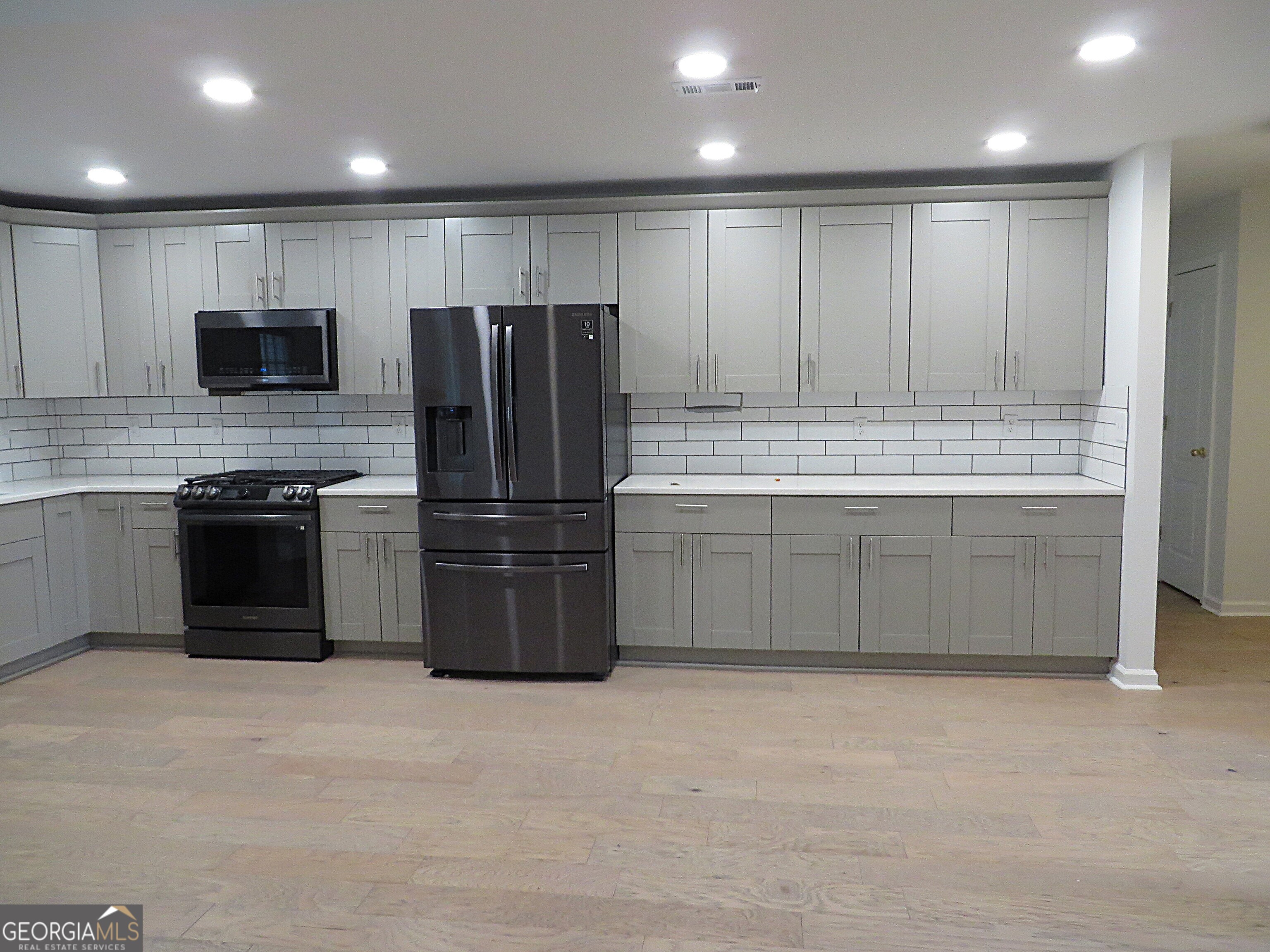 300 Rampart Street Property Photo 8