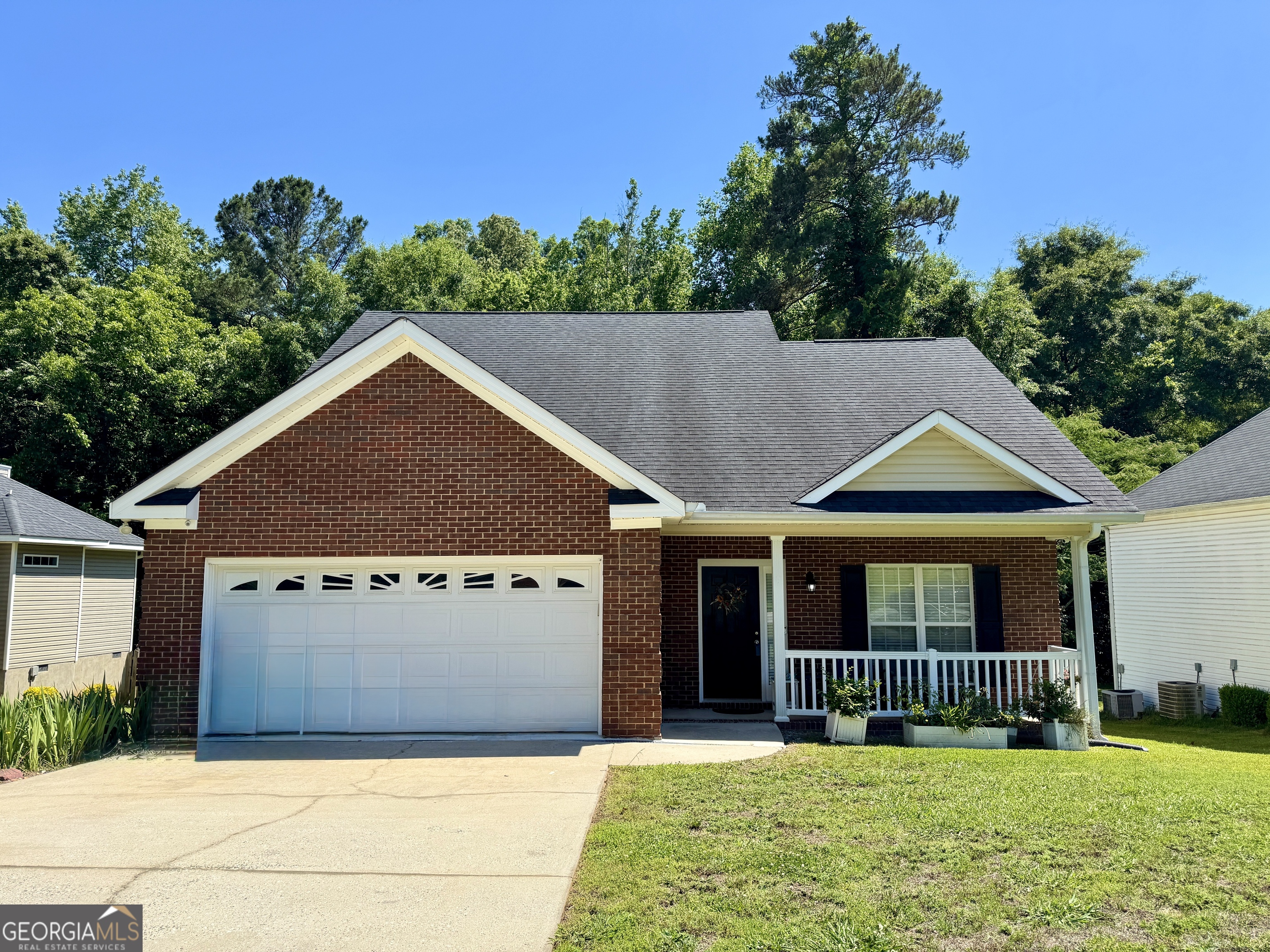 530 Sugarloaf Drive Property Photo 1