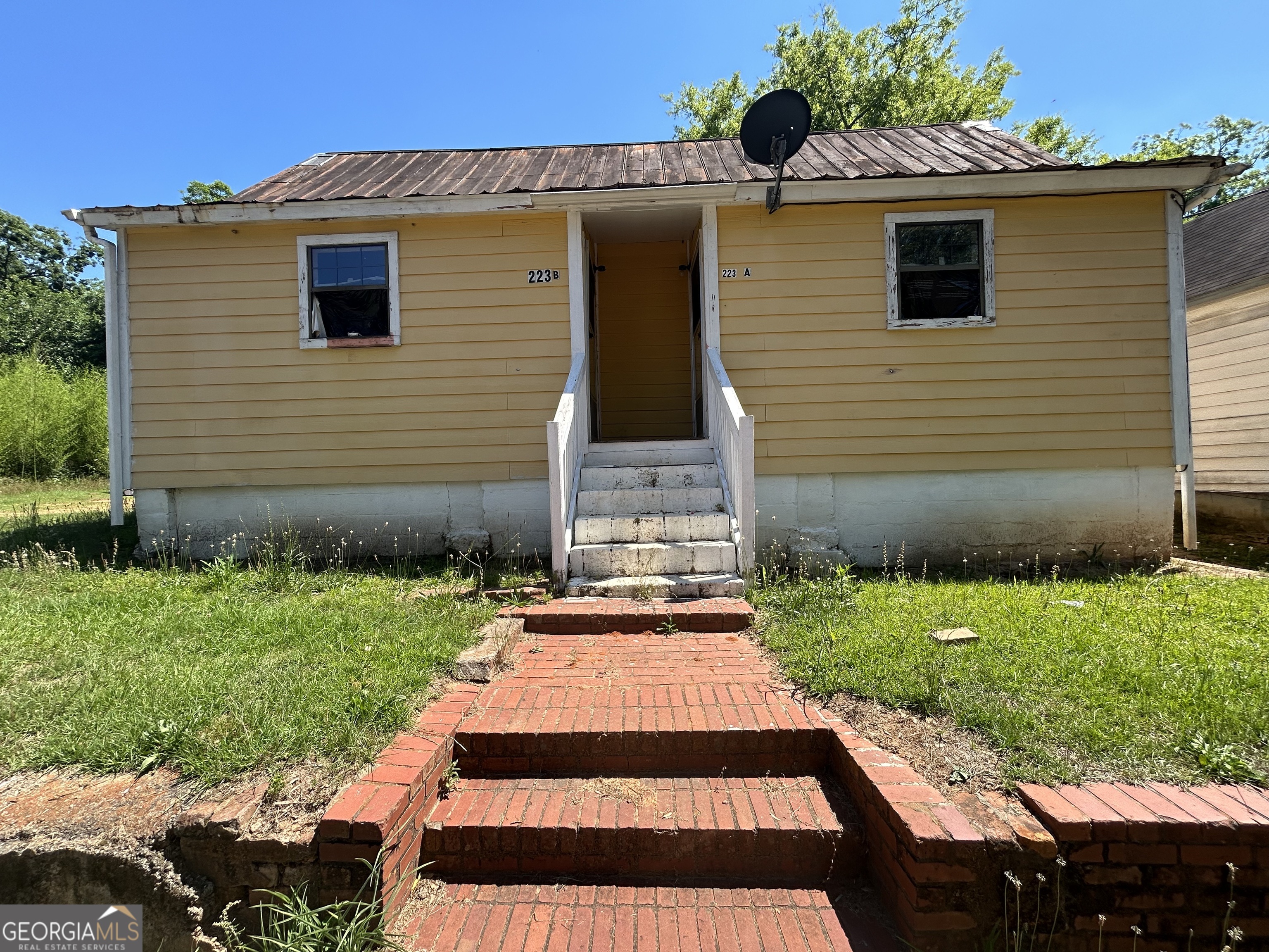 223 Academy Street Property Photo 1