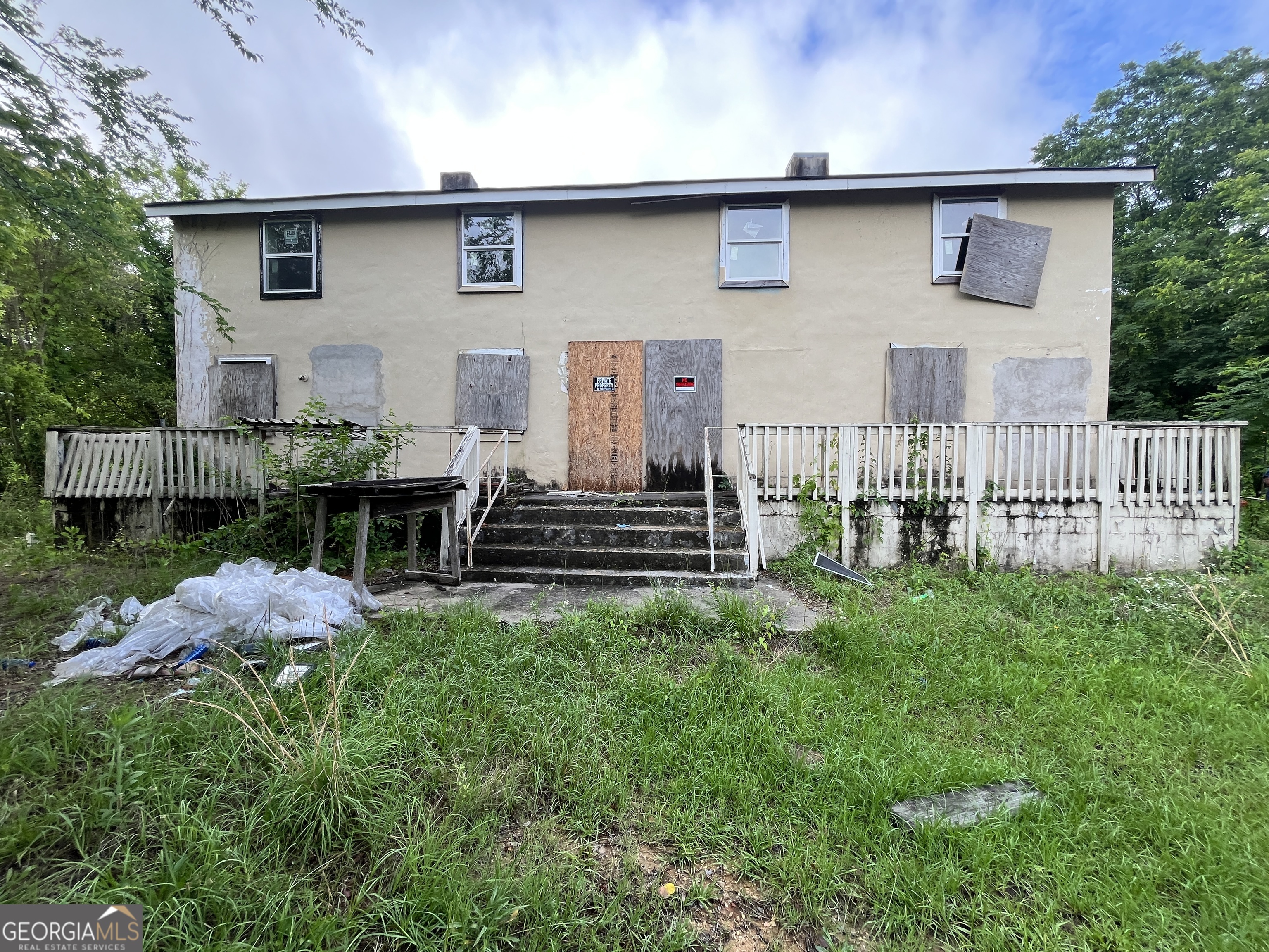 645 Cowan Street Property Photo 1