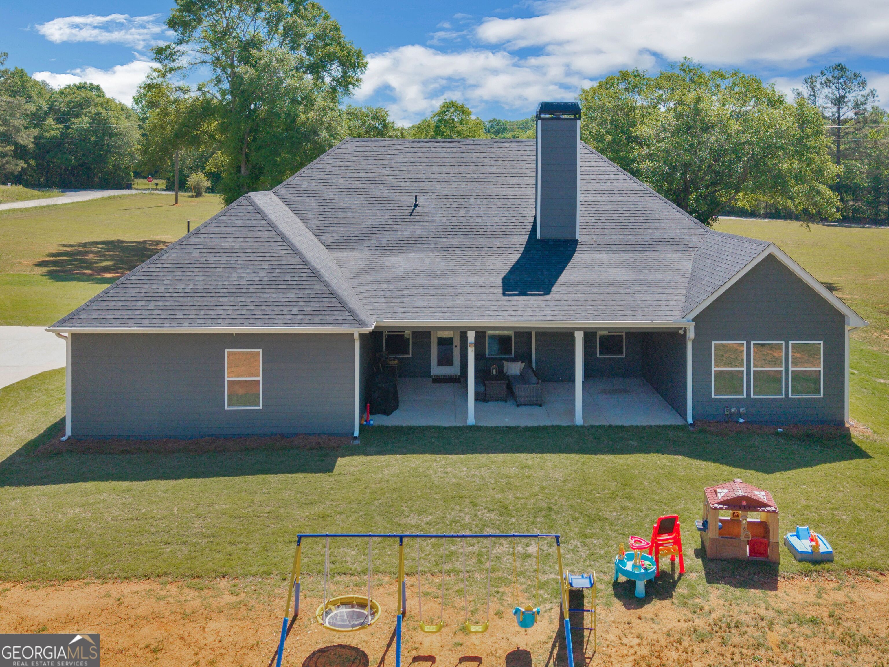 55 Hood Road Property Photo 5