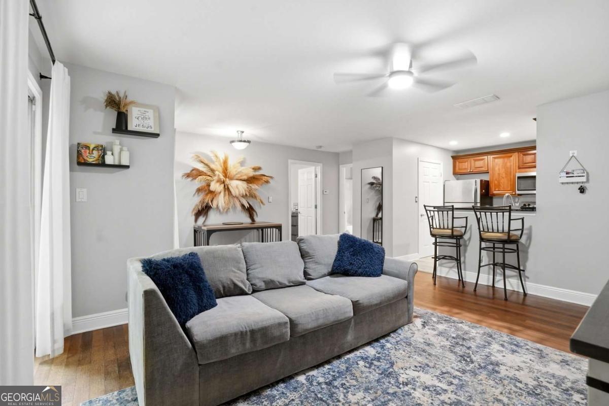 1204 Santa Fe Parkway # R Property Photo 4