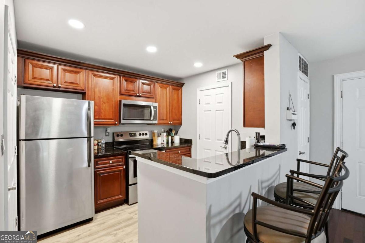 1204 Santa Fe Parkway # R Property Photo 6