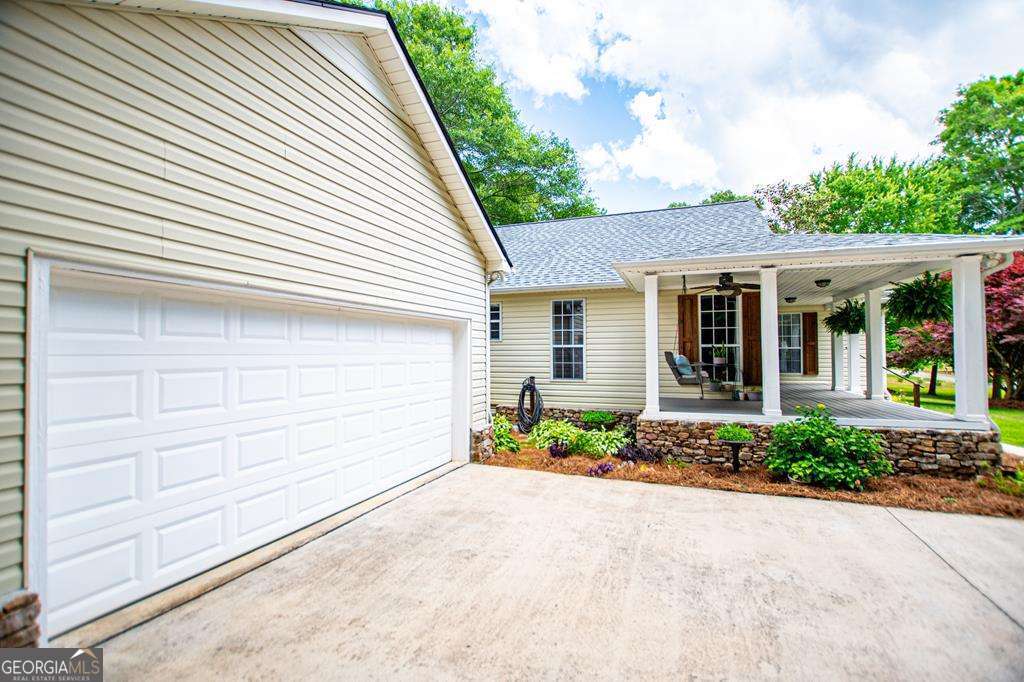 2 Pine Hill Drive Property Photo 4