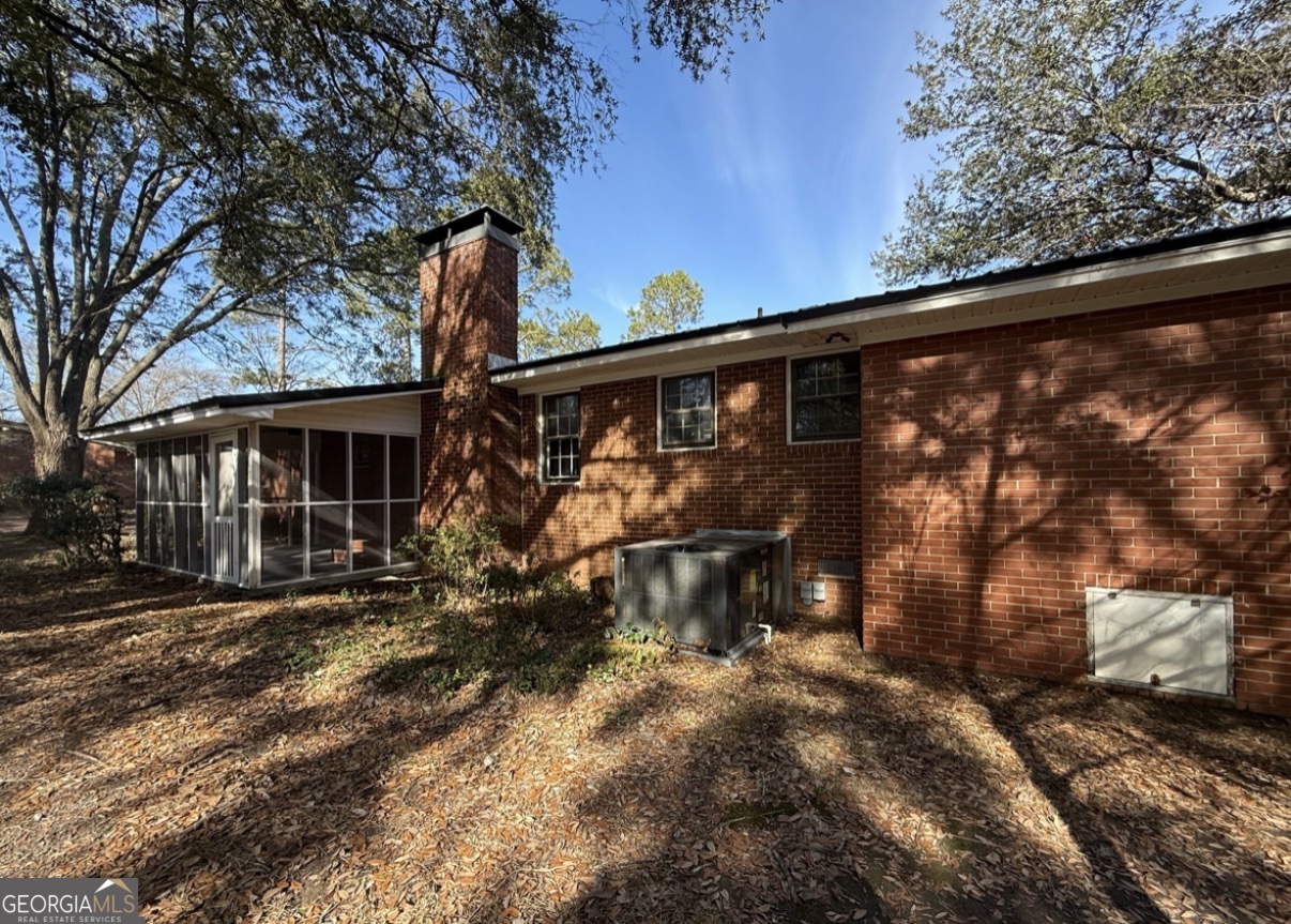 1612 Knox Street Property Photo 10