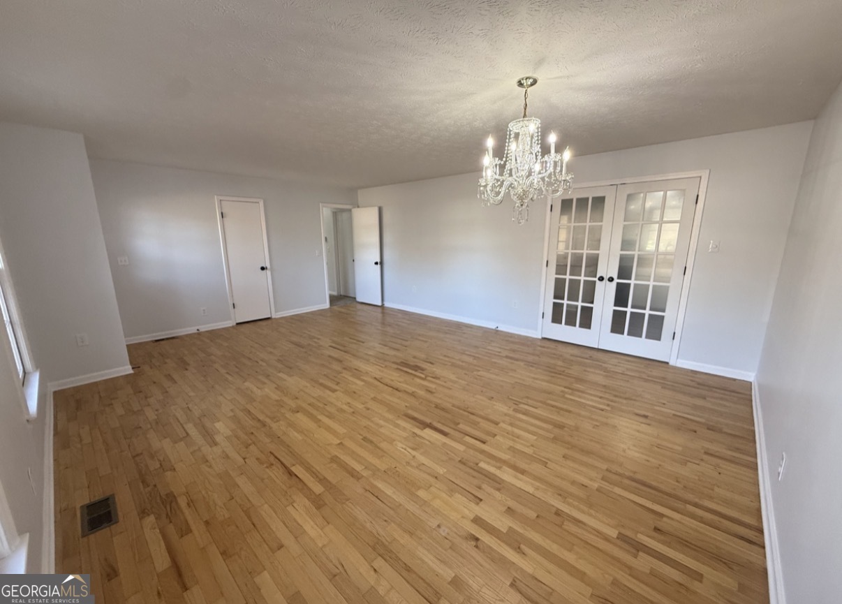 1612 Knox Street Property Photo 13