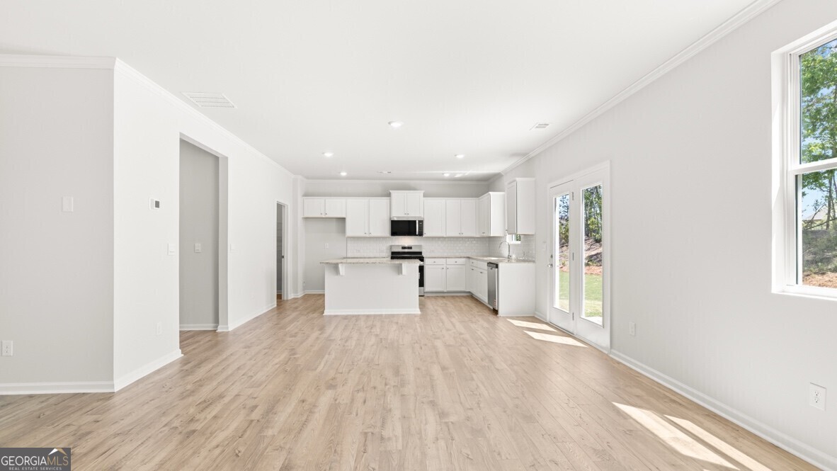 353 Belmont Drive Property Photo 6