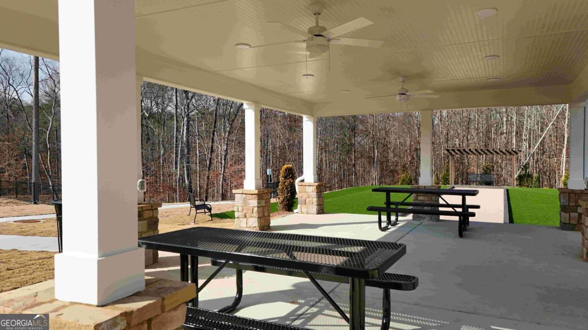1107 Lucienne Boulevard Property Photo 10