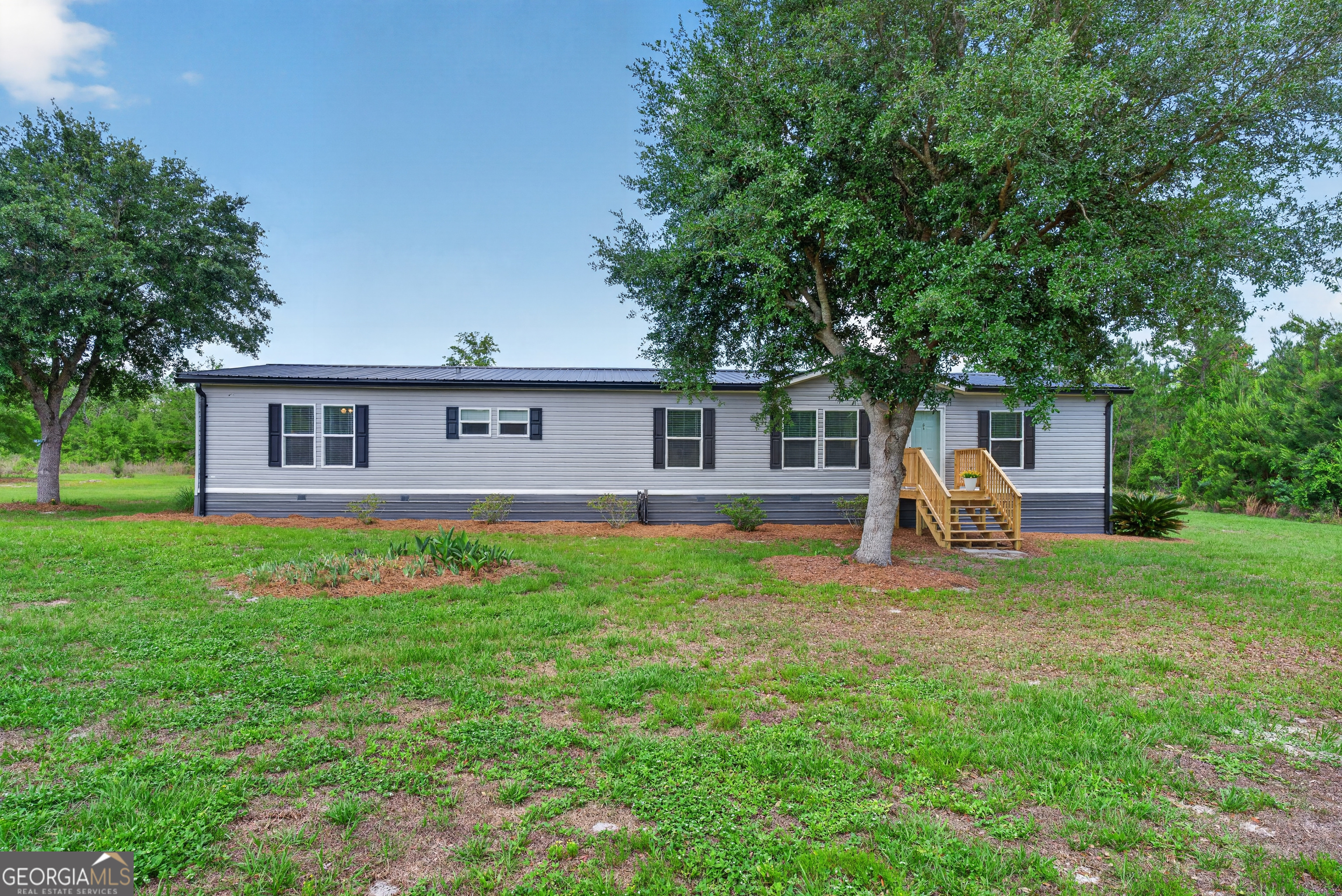 1953 Raybon Road W Property Photo 1