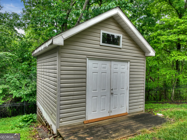 113 Dundee Drive Property Photo 8