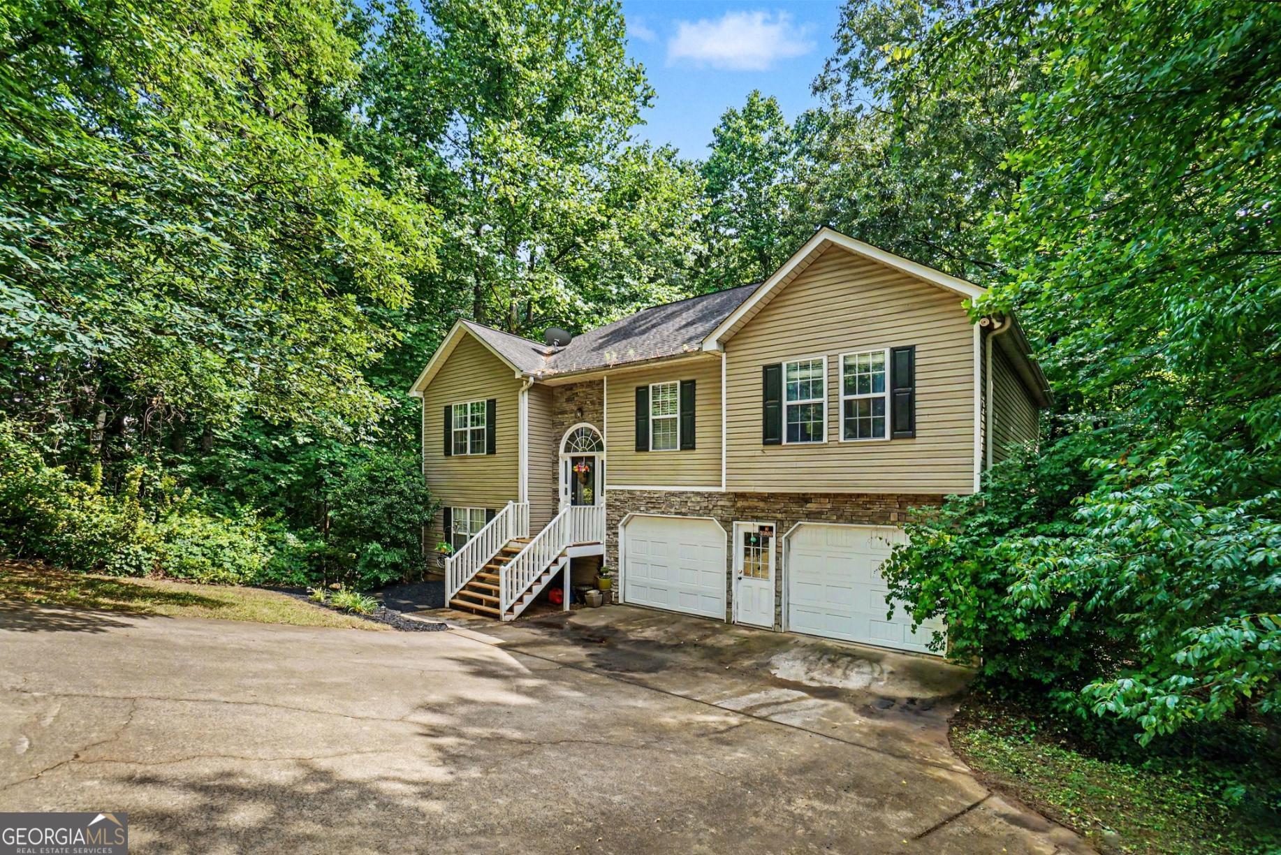 306 Queensbury Walk Property Photo 4