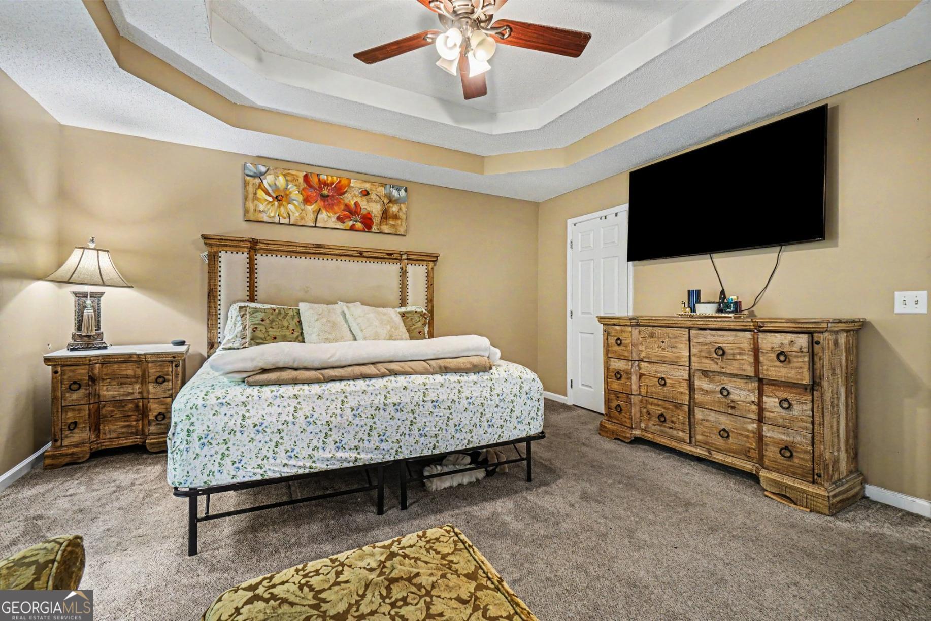 306 Queensbury Walk Property Photo 12