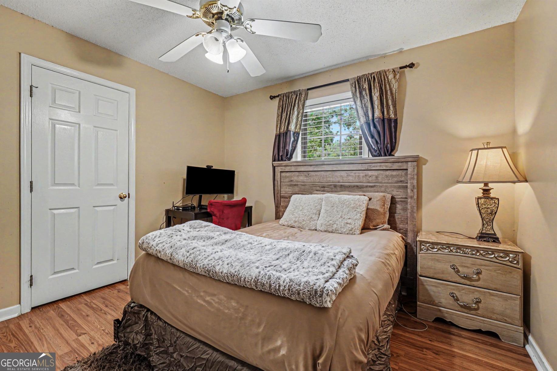 306 Queensbury Walk Property Photo 17