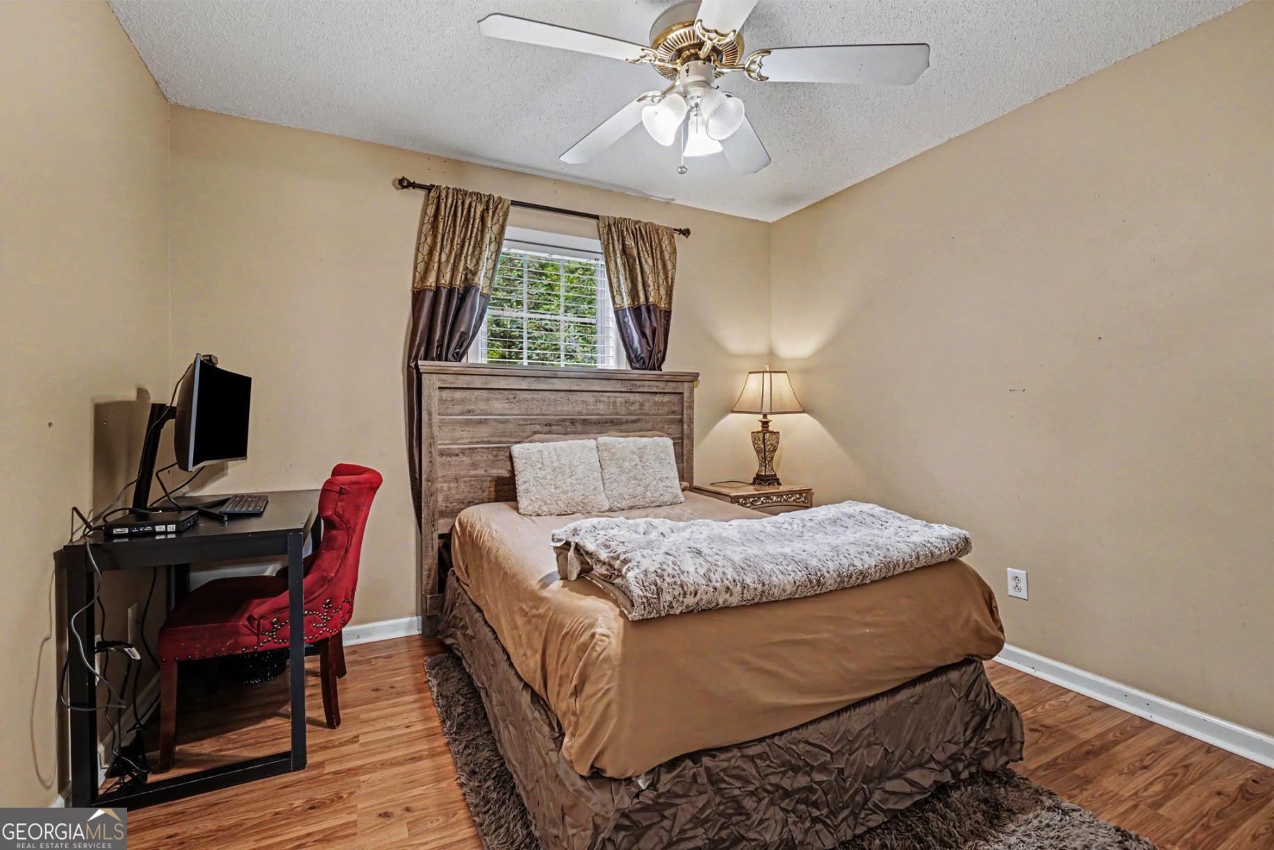 306 Queensbury Walk Property Photo 18
