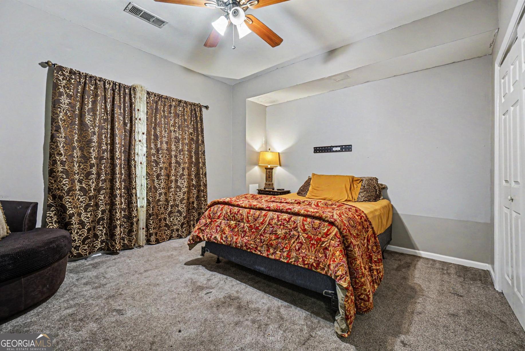306 Queensbury Walk Property Photo 19
