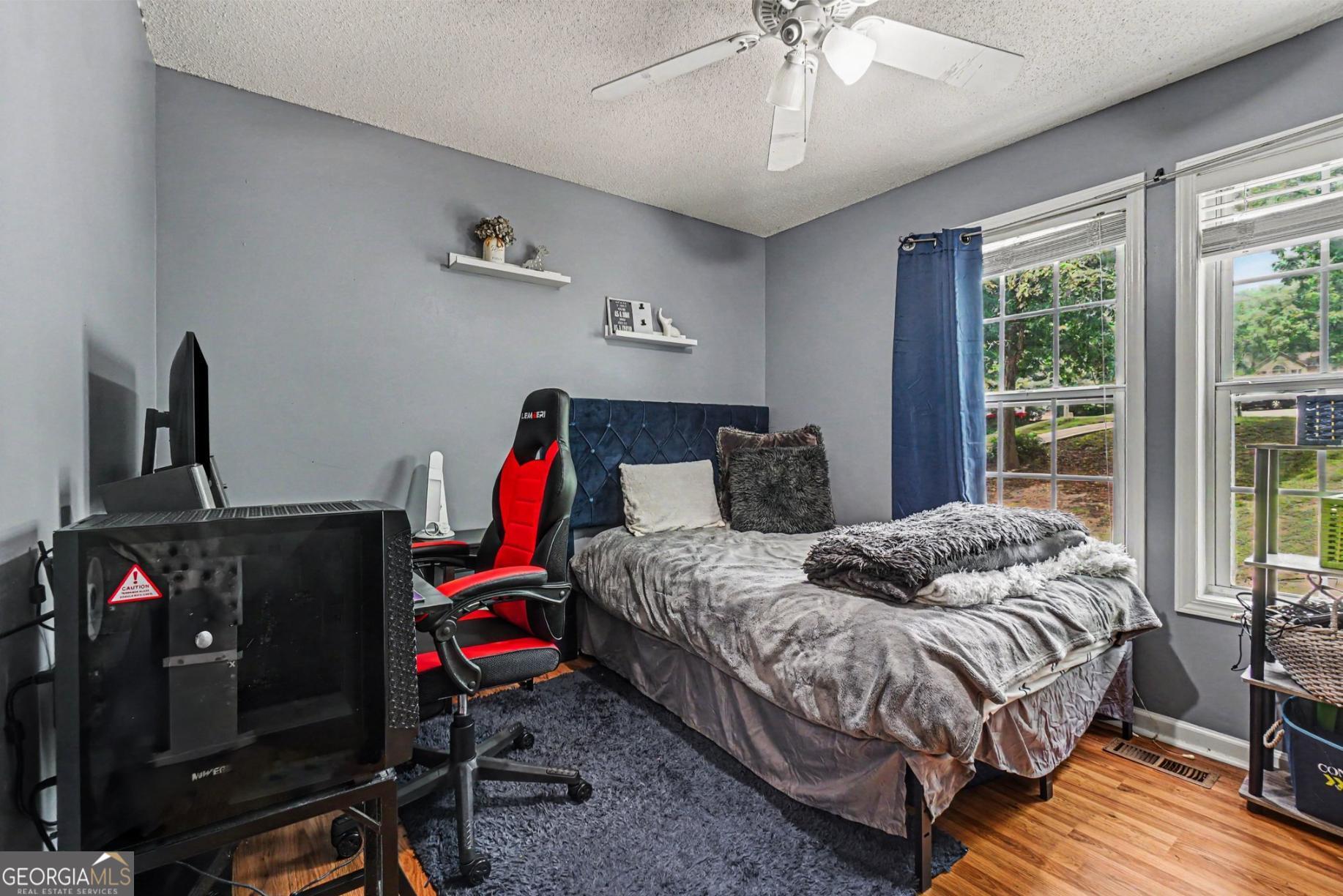 306 Queensbury Walk Property Photo 21
