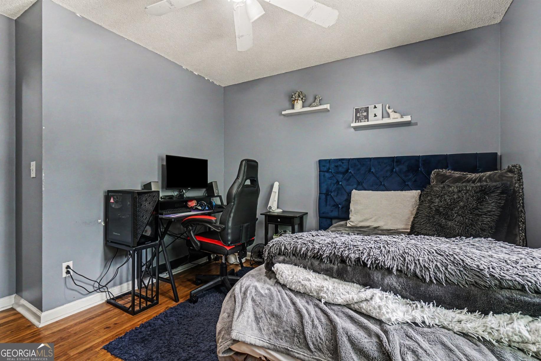 306 Queensbury Walk Property Photo 22