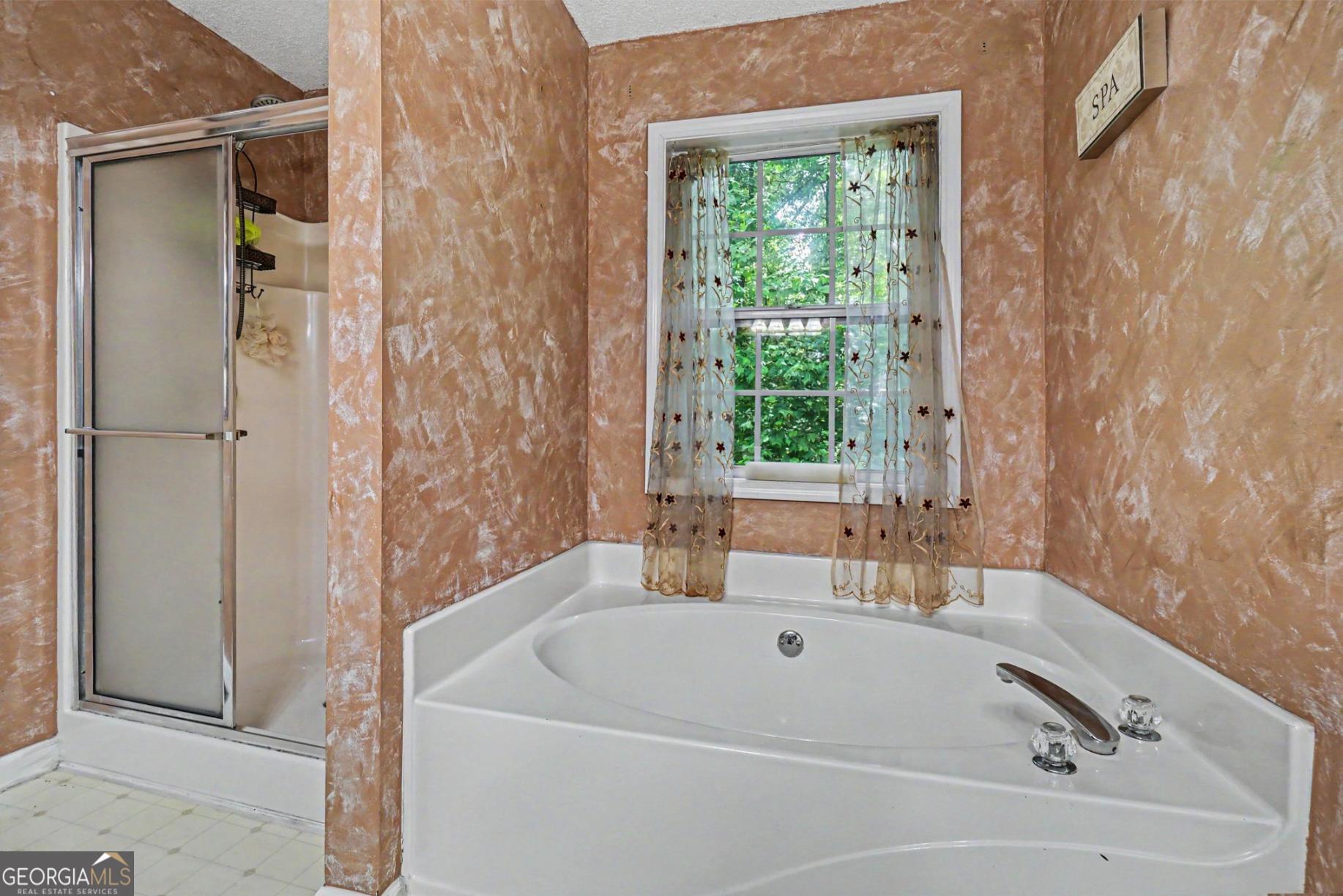 306 Queensbury Walk Property Photo 24