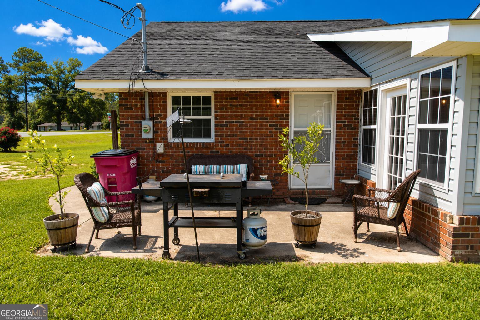 1194 Blackshear Hwy Property Photo 4