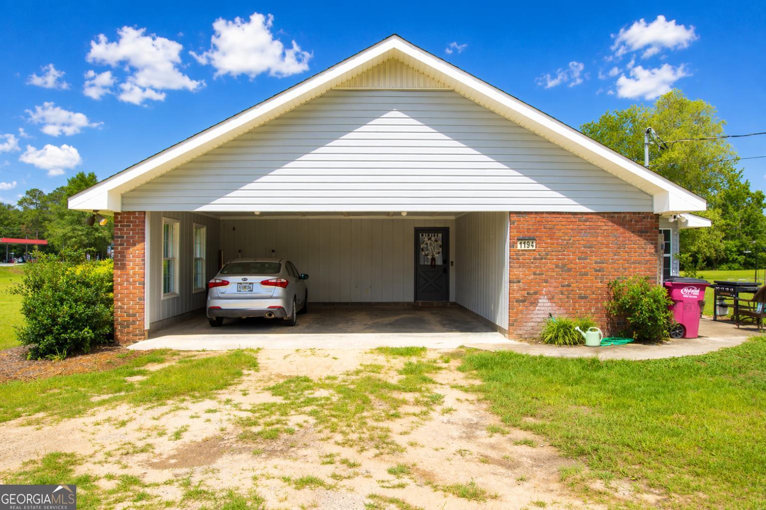1194 Blackshear Hwy Property Photo 5