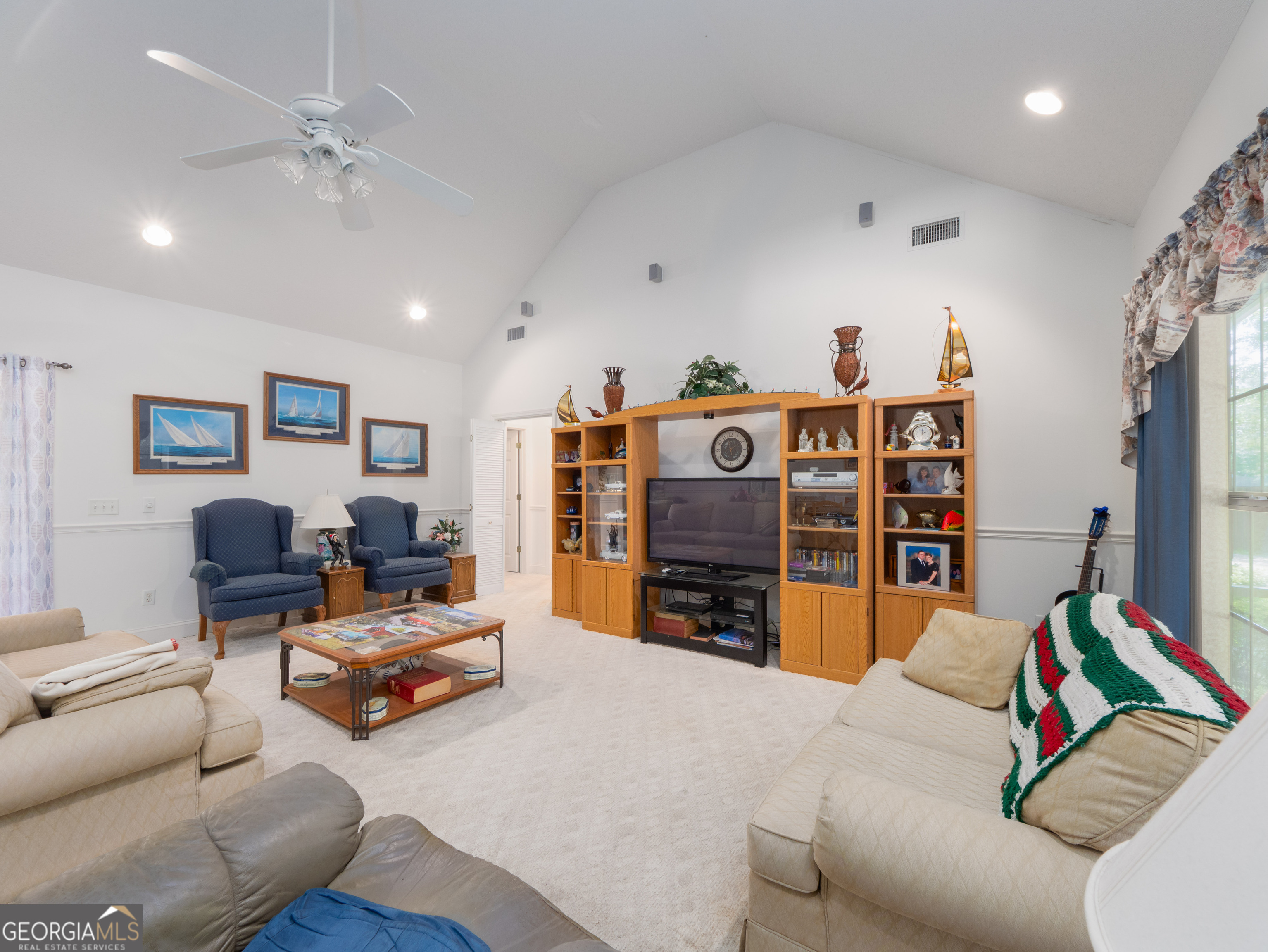 545 Cody Drive Property Photo 6