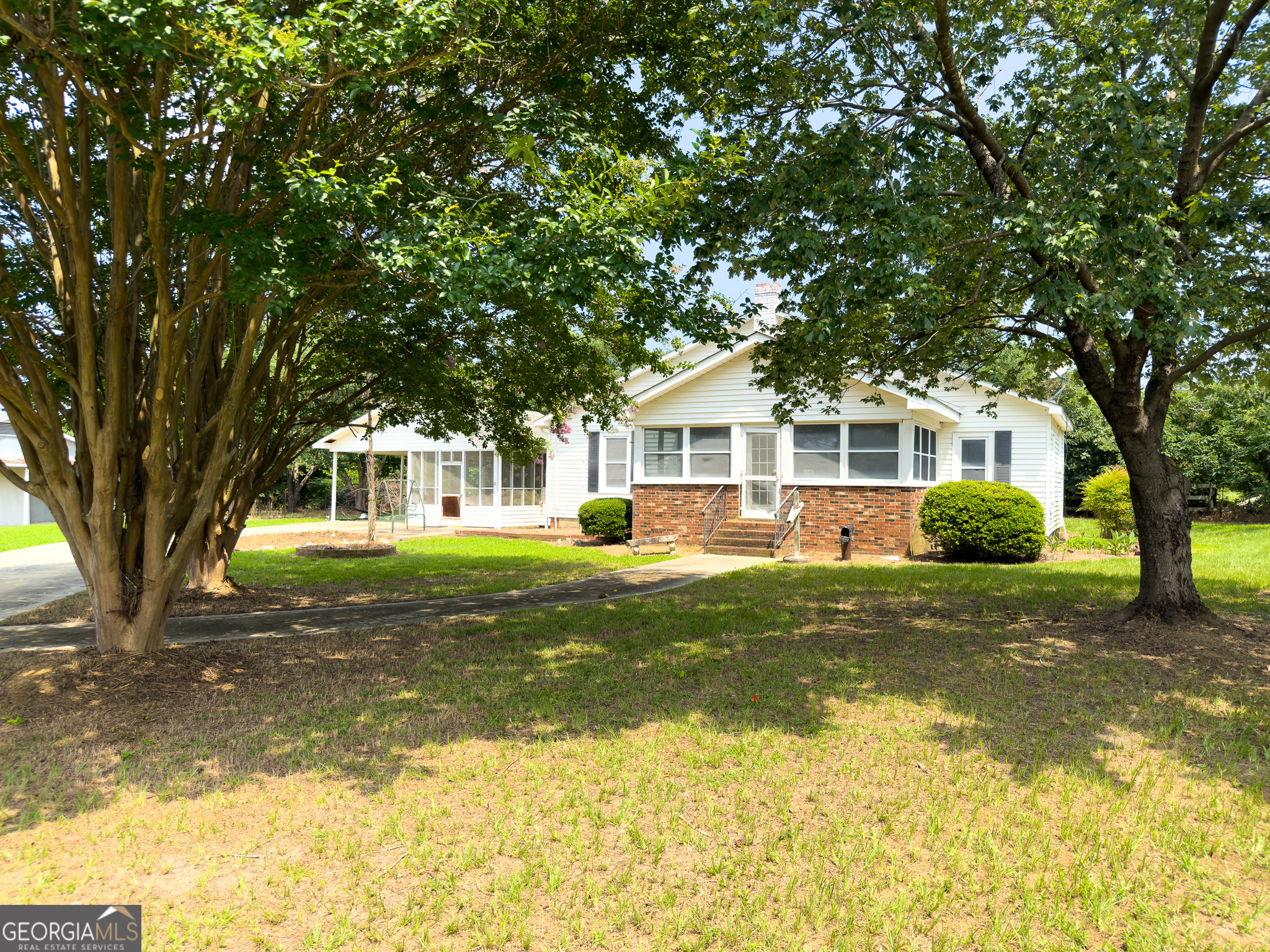 1300 Terry Drive Property Photo 3